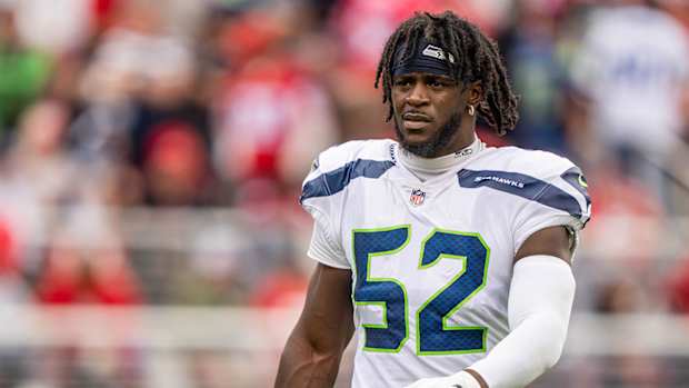 Seahawks linebacker Darrell Taylor with the team.